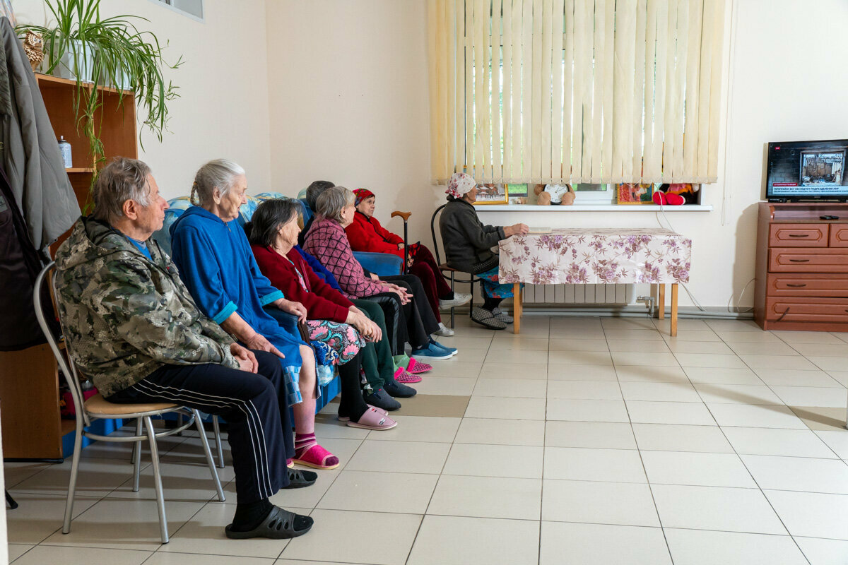 Пансионат для престарелых нижегородская область. Пансионат забота для пожилых людей. Забота о престарелых родителях. Вача Нижегородская область санаторий для ветеранов труда.